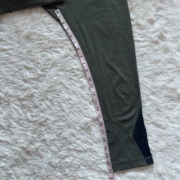 Lululemon Leggings Run: Inspire Crop II *Full-On Luxtreme (Mesh) Green Black 6 - Picture 13 of 13